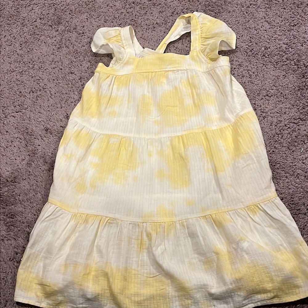 New size 10/12 adorable yellow colored dress